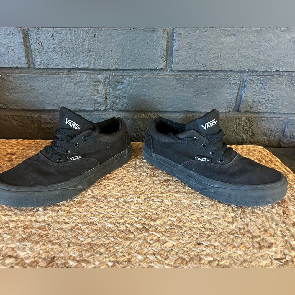 Kids black Vans sneakers. Size 2